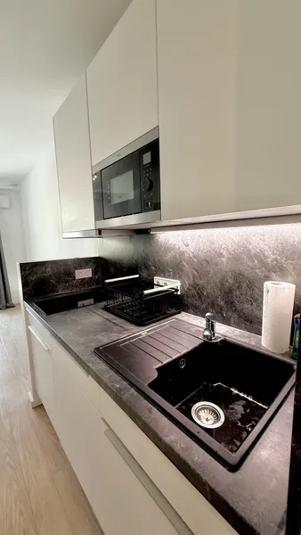 Moderne, möblierte 1-Zimmer-Wohnung (26 m²) in Neukölln – Neubau (2018), Energieklasse A+, direkt am — photo 1